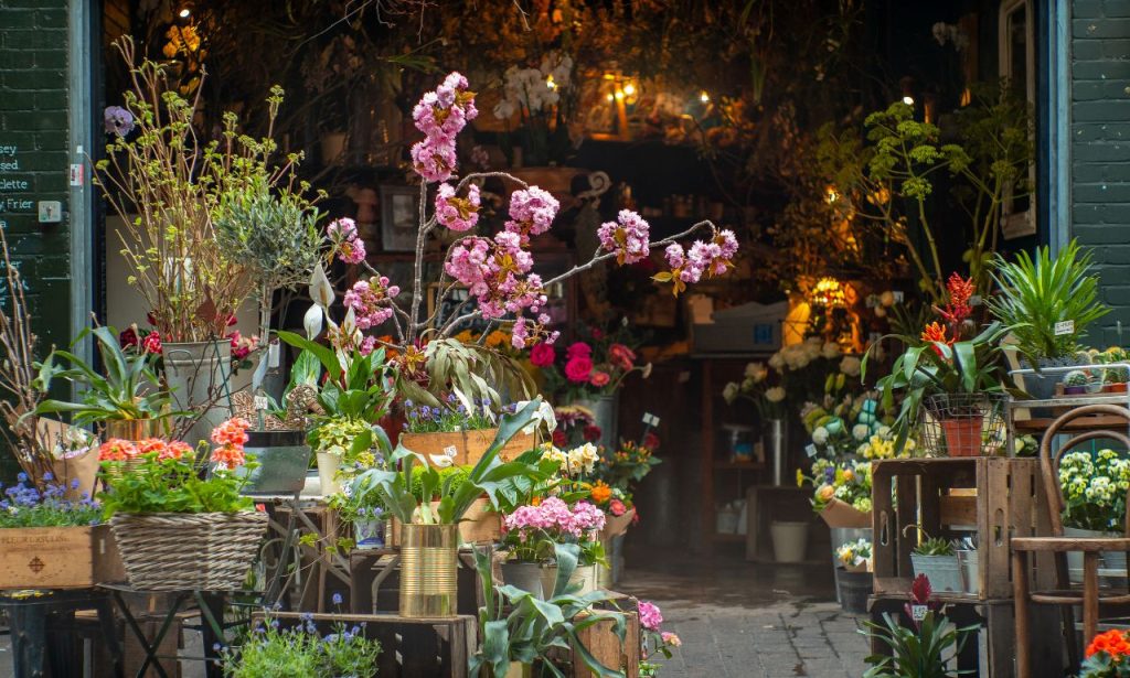 sending flowers to funeral